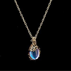 Beautiful Vintage Moonstone Pendant on an 18” Chain Necklace